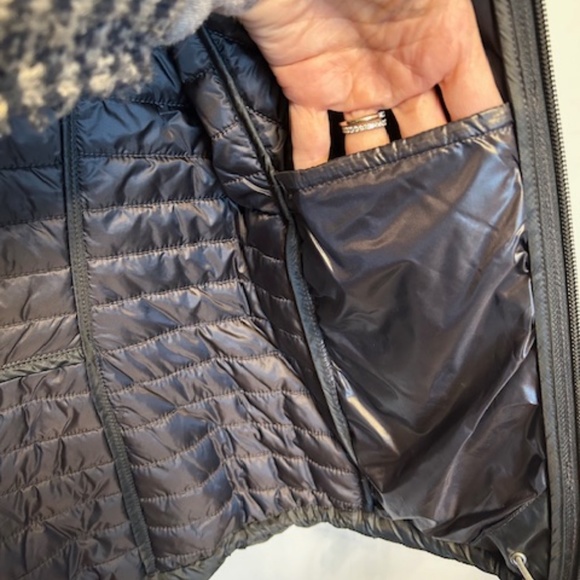 North Face Vest - Picture 4 of 7